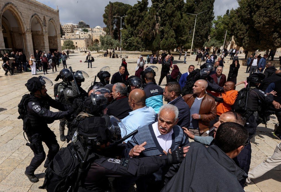 Puluhan pendatang Israel serbu kompleks Al-Aqsa